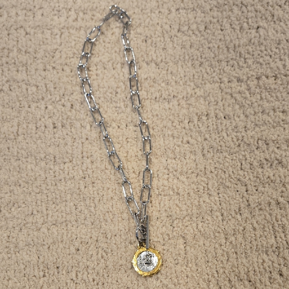 Elegant Silver and Gold Pendant Necklace